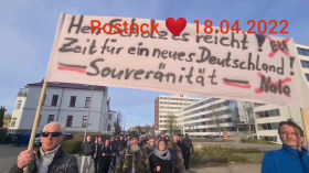Rostock ❤️ ist für Frieden und Selbstbestimmung auf der Straße ❤️ Dankeschön ❤️ by emy