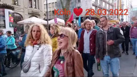 ❤️ So wie hier in Köln sind heute in 2500 Orten in Deutschland friedliche Menschen auf der Straße ❤️ by emy