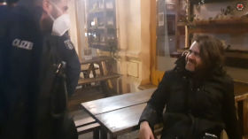 Polizeieskorte für Captain Future zur Demo ab Gethsemanekirche by emy