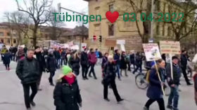 So wie hier in Tübingen gehen überall Menschen für die Selbstbestimmung auf die Straße ❤️ by emy