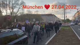Wahnsinn ❤️ was gerade in München los ist ❤️ für Frieden und Selbstbestimmung ❤️ Dankeschön by emy