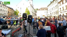 Über 1.000 Bürger beim Protest im vogtländischen Auerbach am 9. Mai 2022. by emy