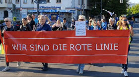 Frieden schaffen ohne Waffen! Montagsspaziergang Berlin-Pankow bis Gethsemanekirche am 09. Mai 2022 by emy